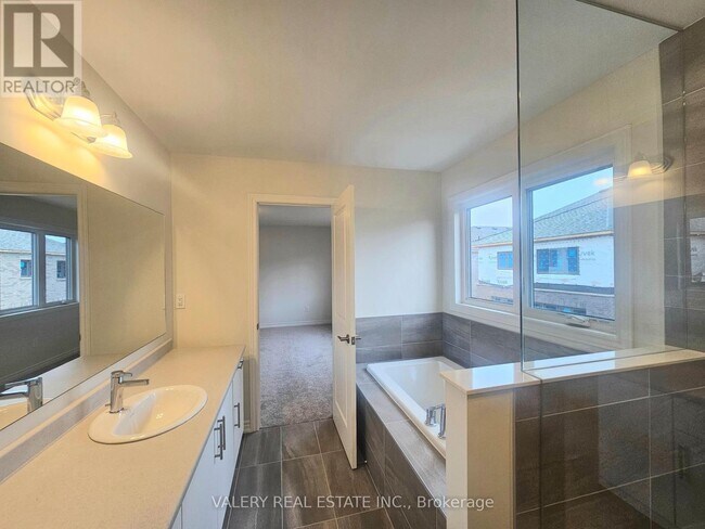 Photo - 31 Phoenix Blvd