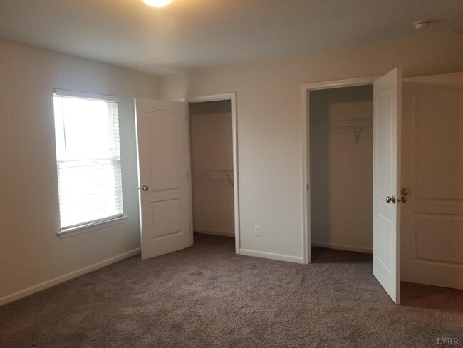 Photo - 104 Squire Cir