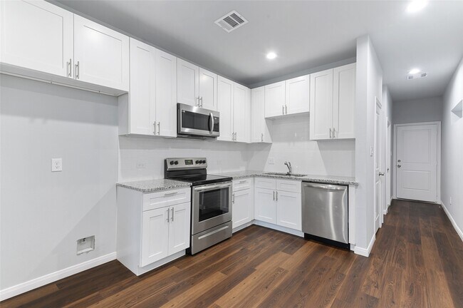 4919 Paradigm Ln