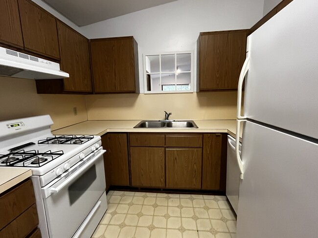 Photo - 5934 146th Ave Unit 2 Bedroom Duplex