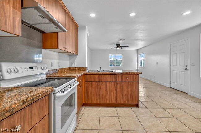 Photo - 3037 Aloha Ave