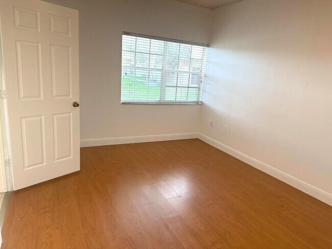 Photo - 2331 NW 96th Ter Unit 17-M