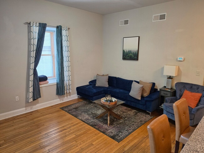 Photo - 233 N Main St Unidad SI ID1531664P