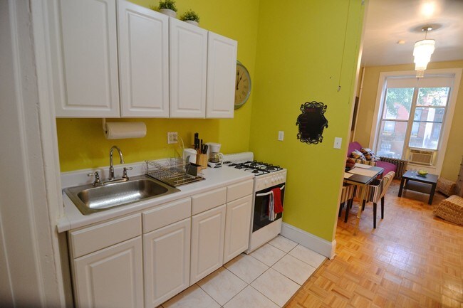 Photo - 13 St Felix St Unit Suite 2