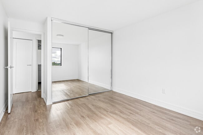 1BR, 1BA - 678SF - Bedroom