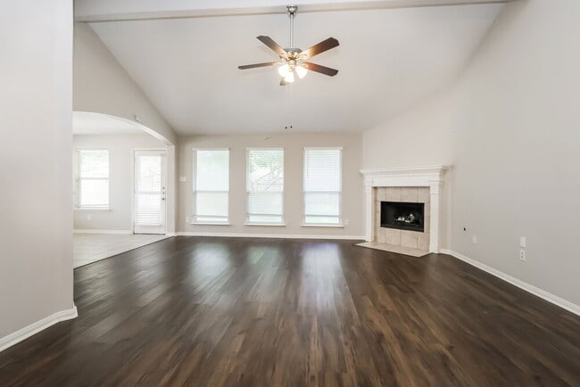 Photo - 30 Shimmer Pond Pl