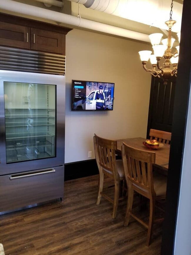 275 S Limestone Unit 115