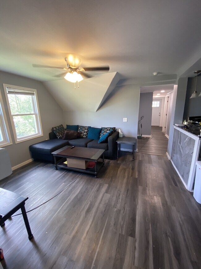 Photo - 104 Ashworth Pl Unit 3