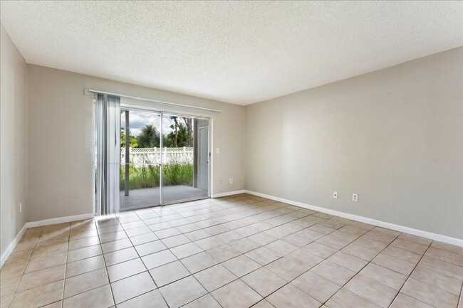 Photo - 7210 N Manhattan Ave
