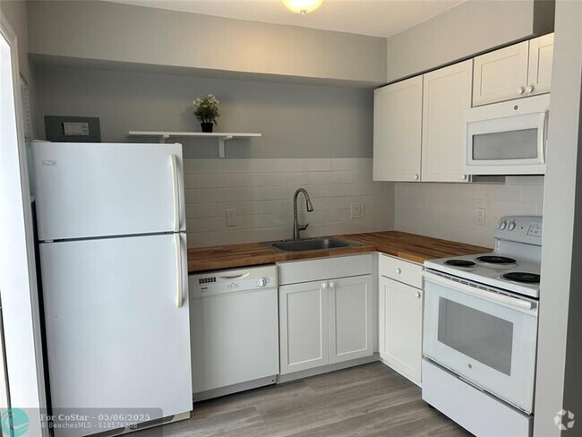 Building Photo - 840 NE 17th Ave Unit 1 Rental