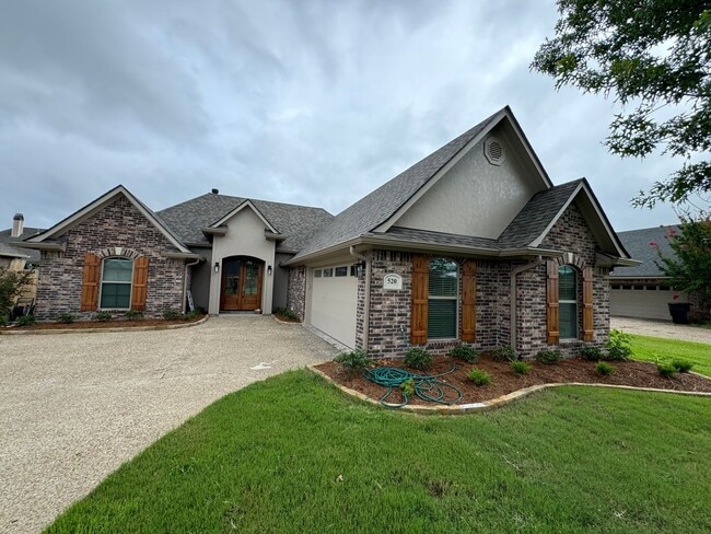 Building Photo - Like new.. GORGEOUS TIBURON BEAUTY.. Close to Barksdale Air Force Base.