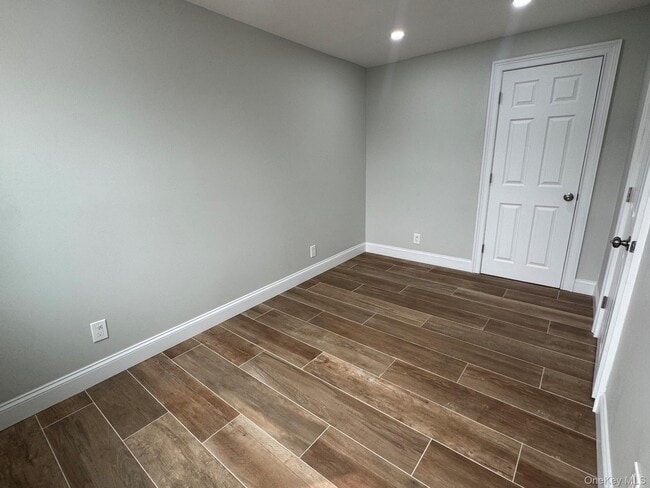 Building Photo - 233 S Franklin St Unit Apt 1