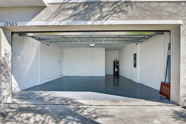 Photo - 19525 Fairhill Ct