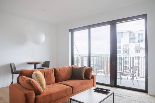 Photo - 1237 N Van Buren St Unidad ID1379023P