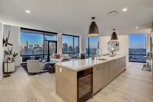 Building Photo - 70 Rainey St Unit 2606 Rental