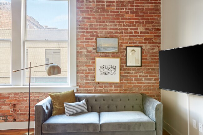 Photo - 25 E Broughton St Unidad 2A