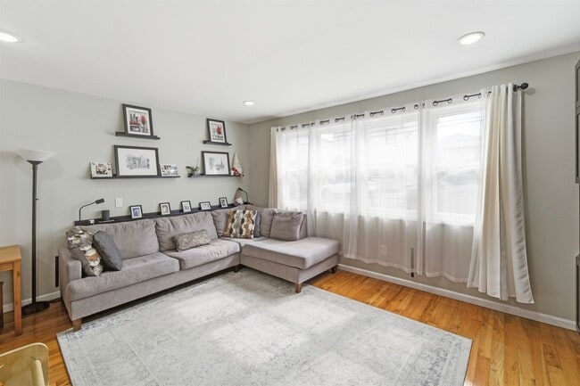 222 69th St Unit 1