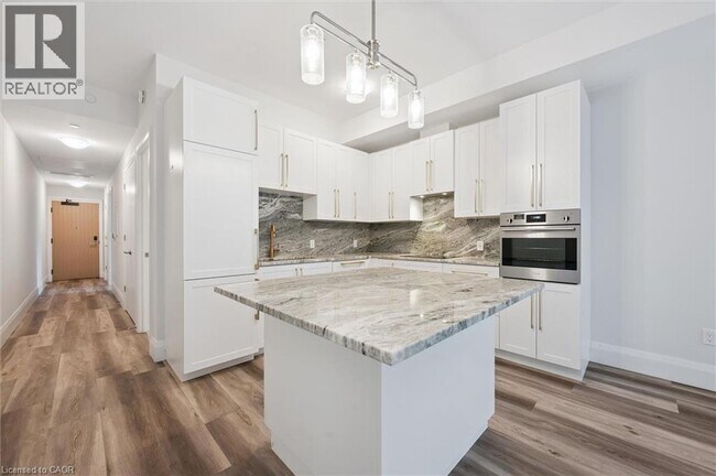 Photo - 51 David St Unité 201