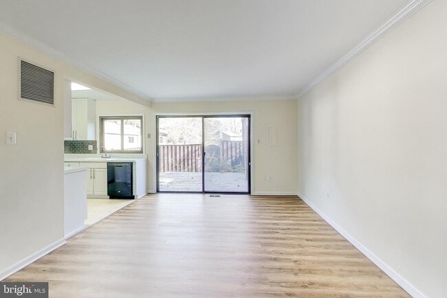 Photo - 9040 Centerway Rd