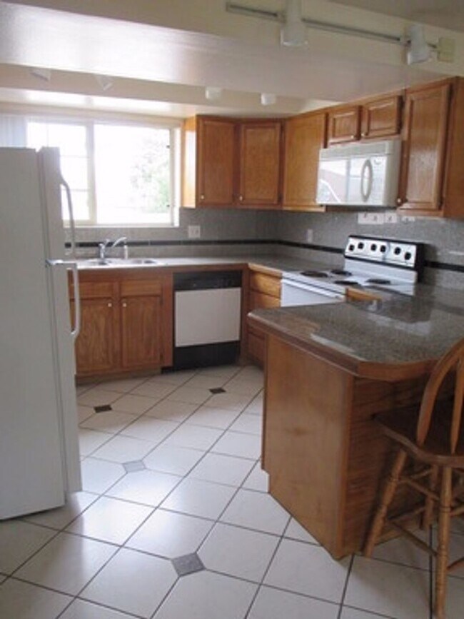 Photo - Pet-friendly & spacious 2 BD/2 BA in great... Unidad 660-103
