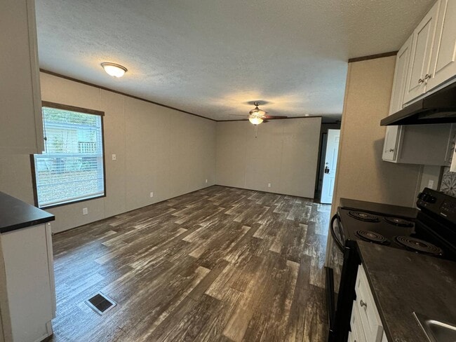 Photo - 297 Bristol Dr