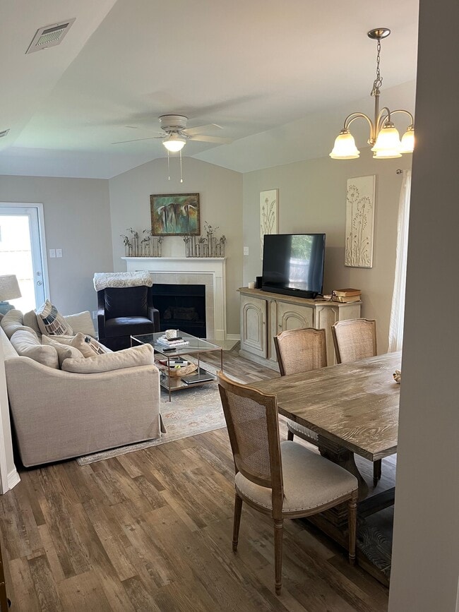 Photo - 412 Belle Chase Ct S