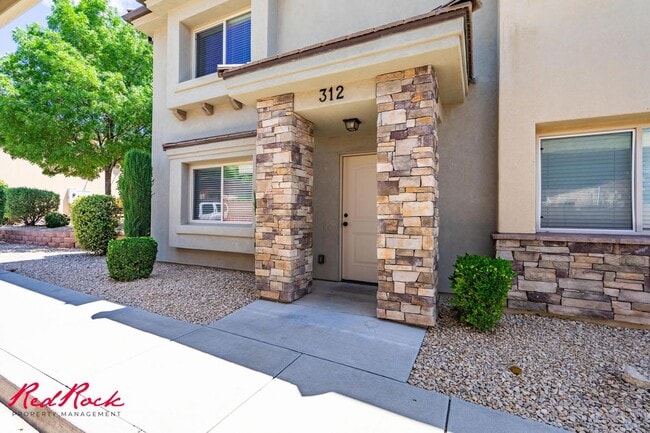 Photo - DOG-FRIENDLY 3 Bedroom Townhome with INTERNET INCLUDED!
