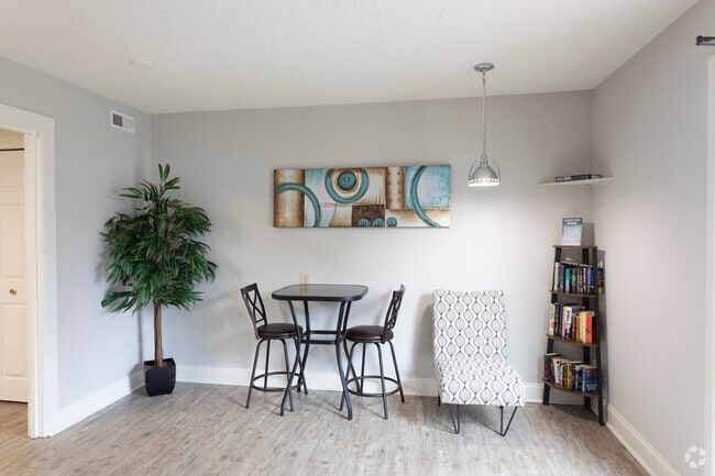 Photo - Parkway Crossing