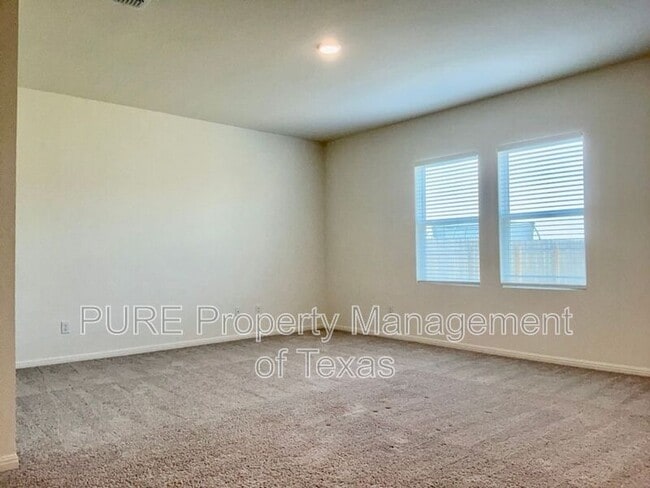 Photo - 203 Stonebrook Dr