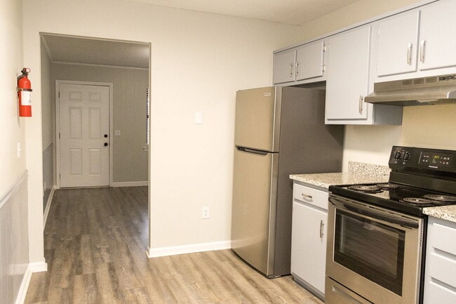 Photo - 1418 Baggett Rd