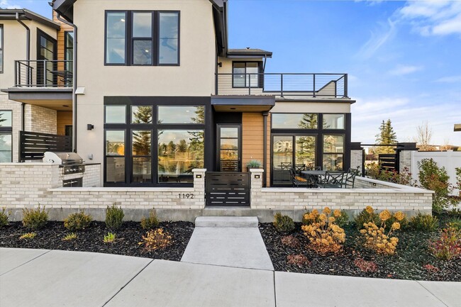 Photo - Waterfront End-Unit | 3 Bed | 3 Bath | 2,189 Sq. Ft. | Gated Community | Luxury Lake Living Unit The Cove Townhome