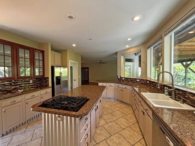 Photo - 1600 Fort Bragg Rd