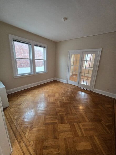 Photo - 51-23 47th St