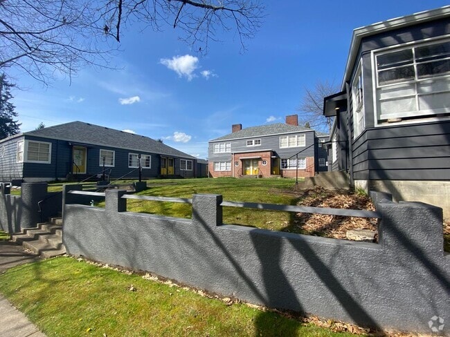 Building Photo - A good connection makes all the difference Unit 1083 Rental
