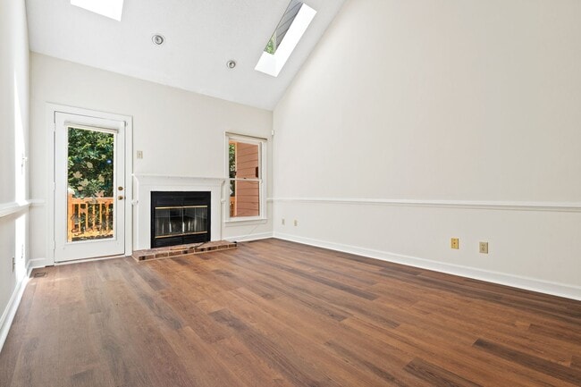 Photo - 4BR Brick Townhome in Woodcroft with Deck & Wooded Views