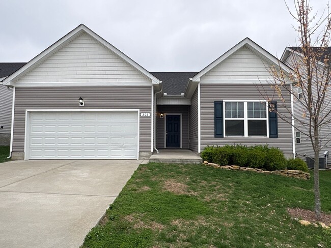 Building Photo - Beautiful 3 Bed 2 Bath Home in Shelbyville