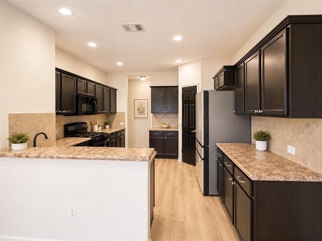 Photo - 202 Mossberg Ln