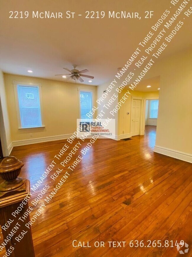 Building Photo - 2219 McNair Ave Unit 2219 McNair, 2F Rental