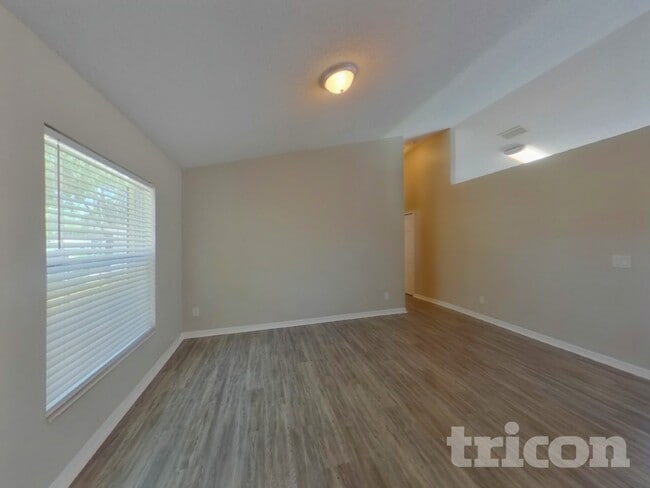 317 Covent Gardens Pl