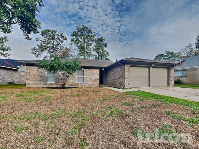 Building Photo - 2047 Lexington Woods Dr