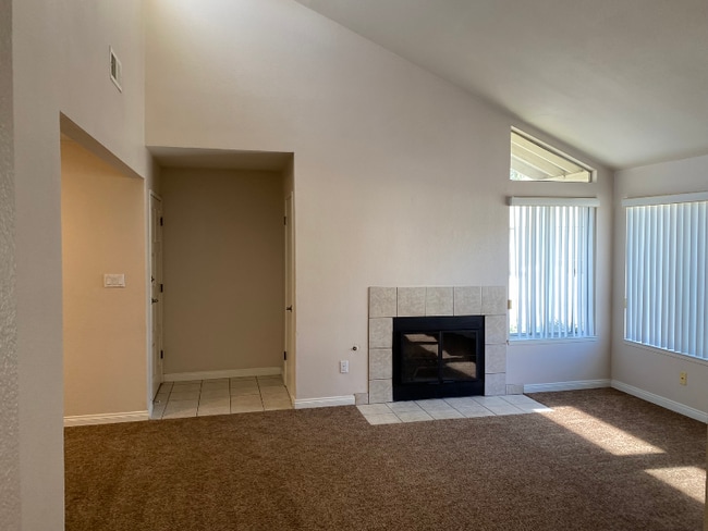 Photo - 500 White Ln