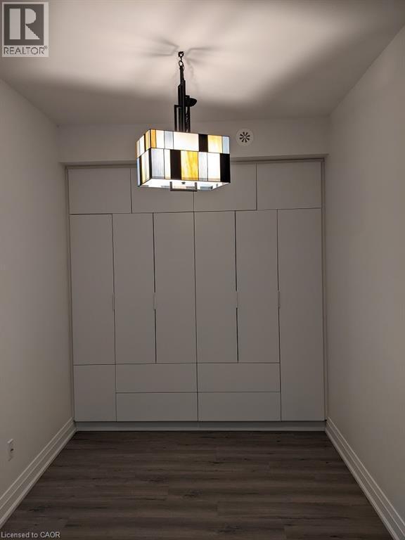 Photo - 780 Sheppard Ave E