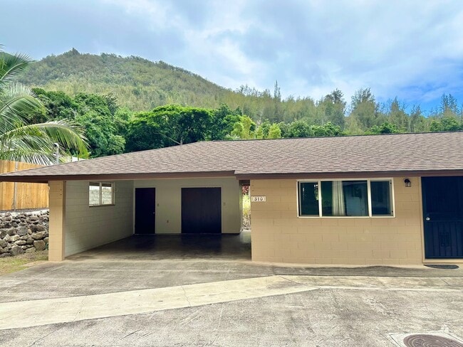 Photo - 3 Bedroom / 1 Bathroom Home on Iao Valley Rd!