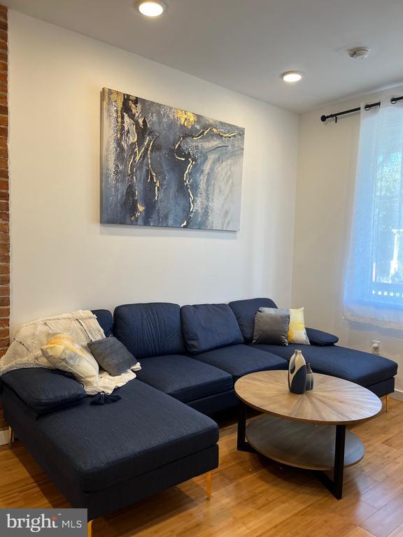 Photo - 721 N 40th St