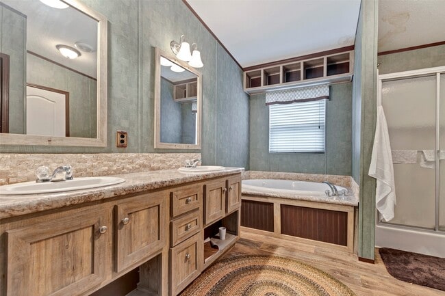 Photo - 271 Shoreline Dr