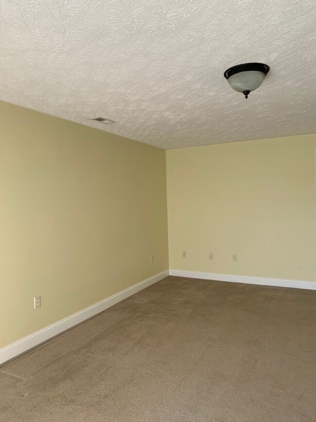 Photo - 330 Pin Oak Dr NW