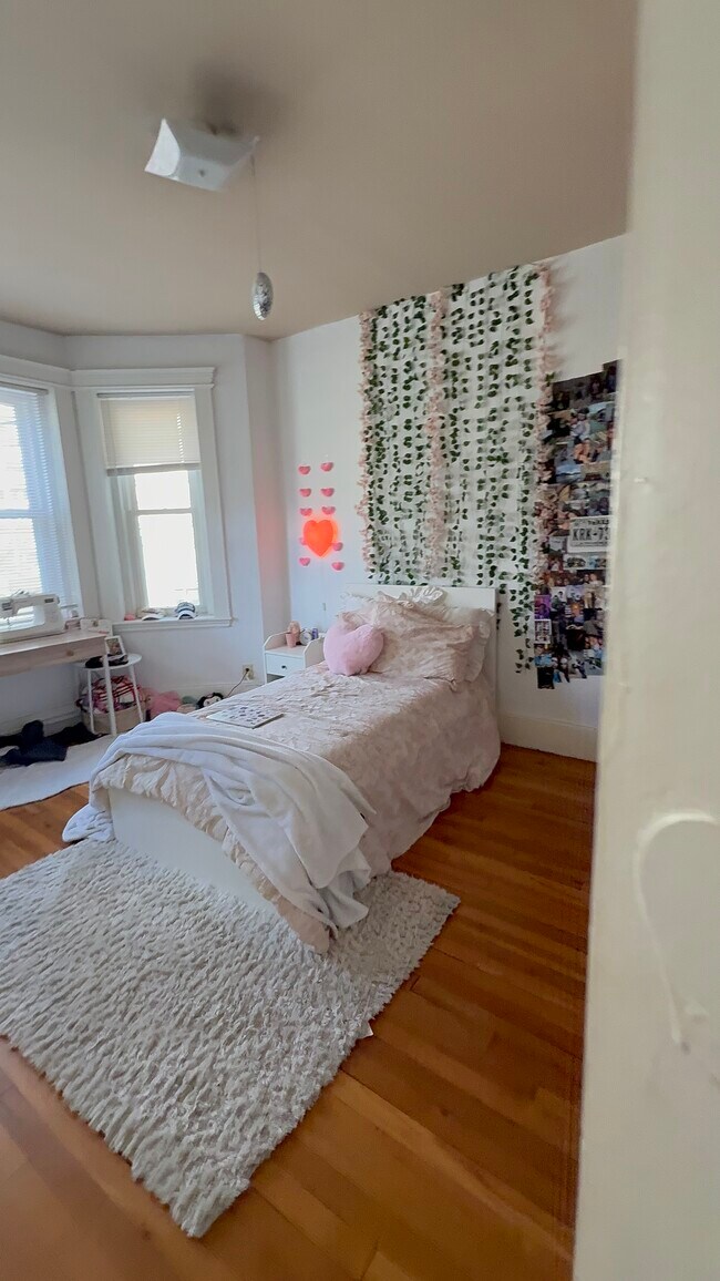 Building Photo - 34 Westland Ave Rental