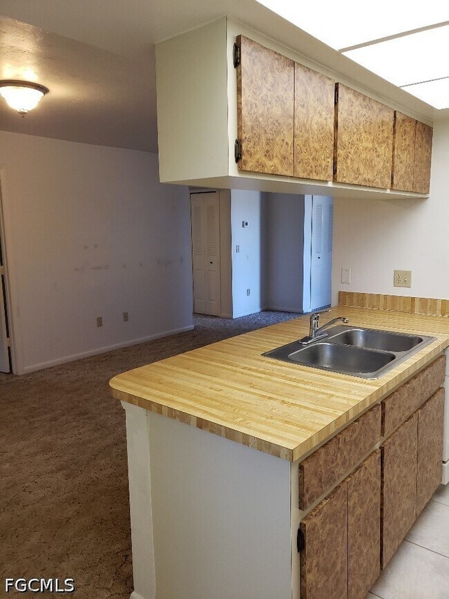 Photo - 120 Trafalgar Pkwy Unit 2