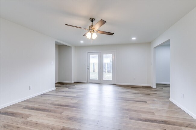 Photo - 2917 Dale Dr