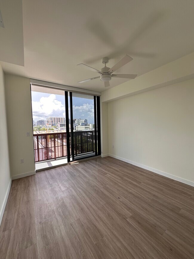 Photo - 144 NW 32nd St Unidad B1